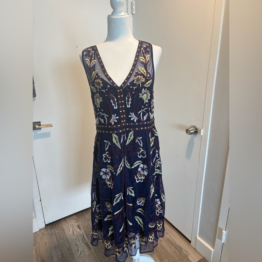 Moulinette Seours floral embroidered midi dress